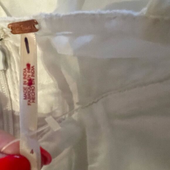 New Free People Taya Romper white lace halter size 4
Retail $198 - Picture 14 of 15